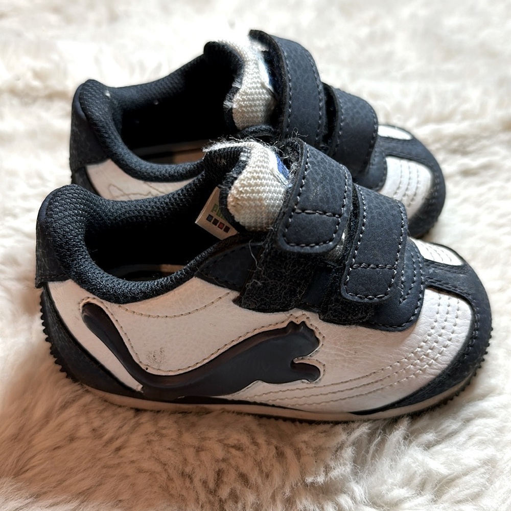 Thanks to its sporty design and light weight, PUMA's Speeder sneaker size 5